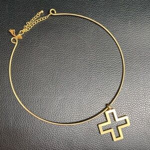 Lovely gold plated choker with cross pendent